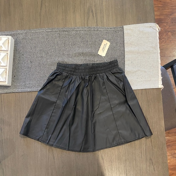 🔥$5 SALE🔥 🎉 Host Pick x2 🎉 NWT Leather Skirt - Picture 4 of 5